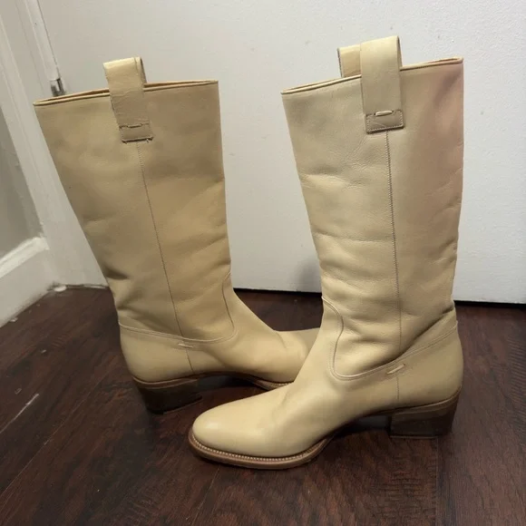 Gucci Women’s Leather Pull On Elegant Beige Boots Sz 8